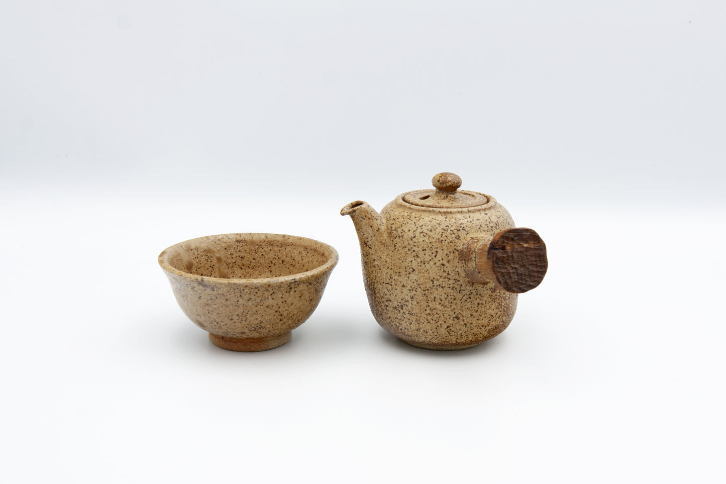 Kyūsu teapot, set with bowl
