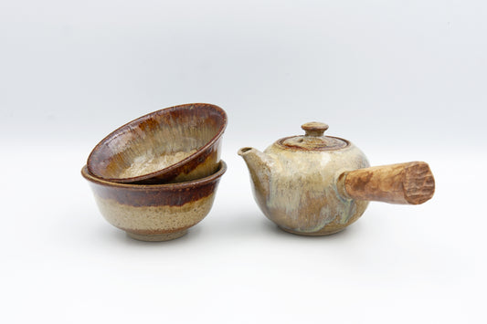 Kyūsu teapot, set with bowl